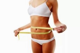 מדידת מותניים במהלך ירידה במשקל