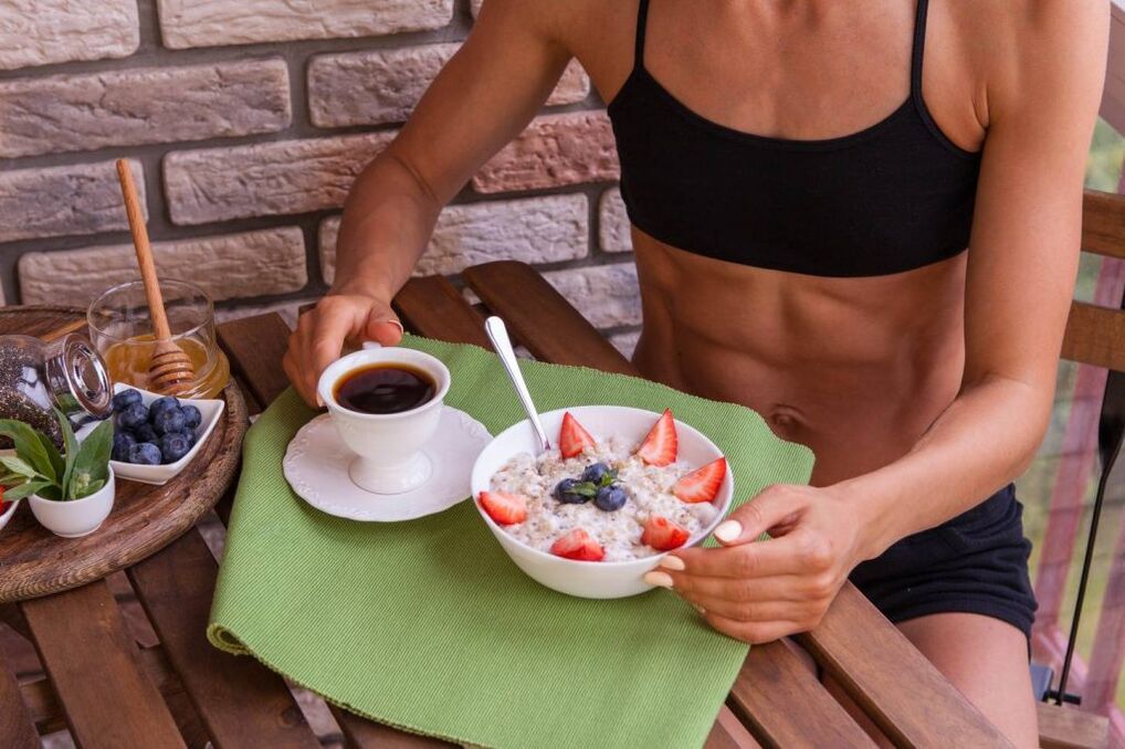 ארוחת בוקר בריאה עם בקרת קלוריות לירידה במשקל